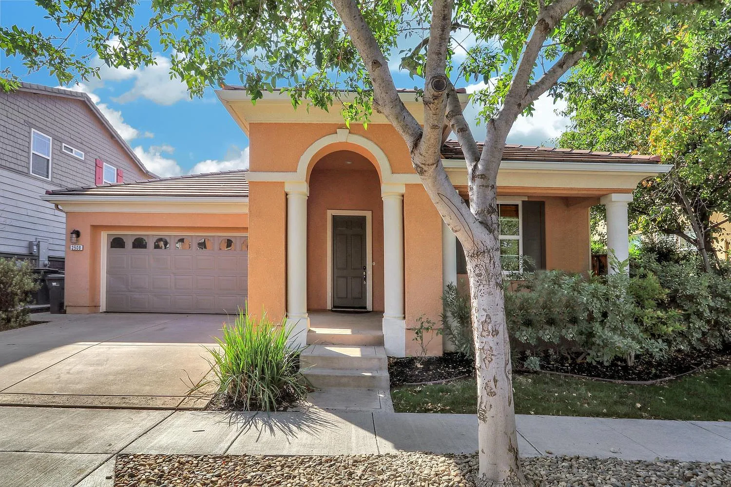 2508 Allen Cir photo 1