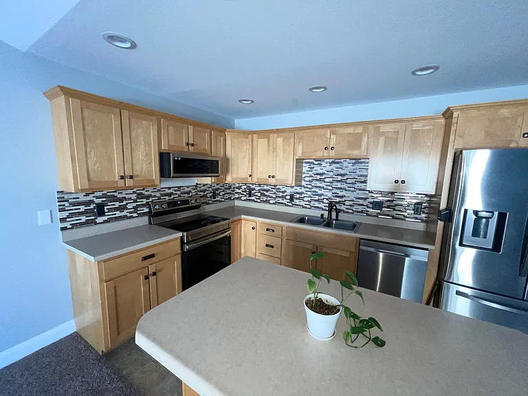 1708 Lydia Ct — Photo 6