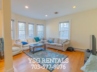 102 Cypress St APT 1, Brookline, MA 02445