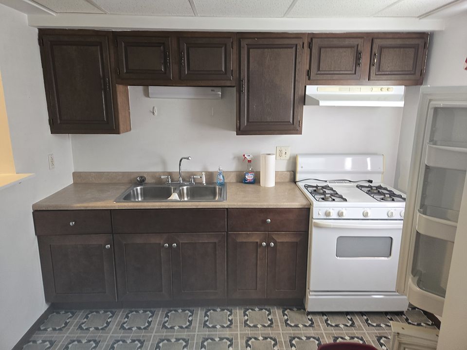 2nd image of 19 E 10th Ave #A