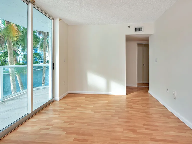 5900 Collins Ave #408-A — Photo 17