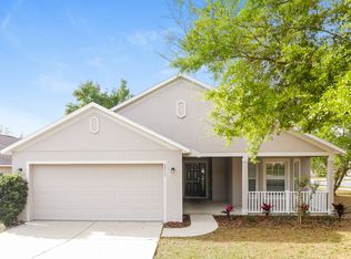 2213 Merry Rd, Tavares, FL 32778
