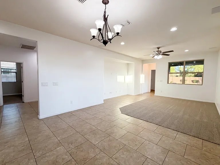 146 E Bernie Ln — Photo 10