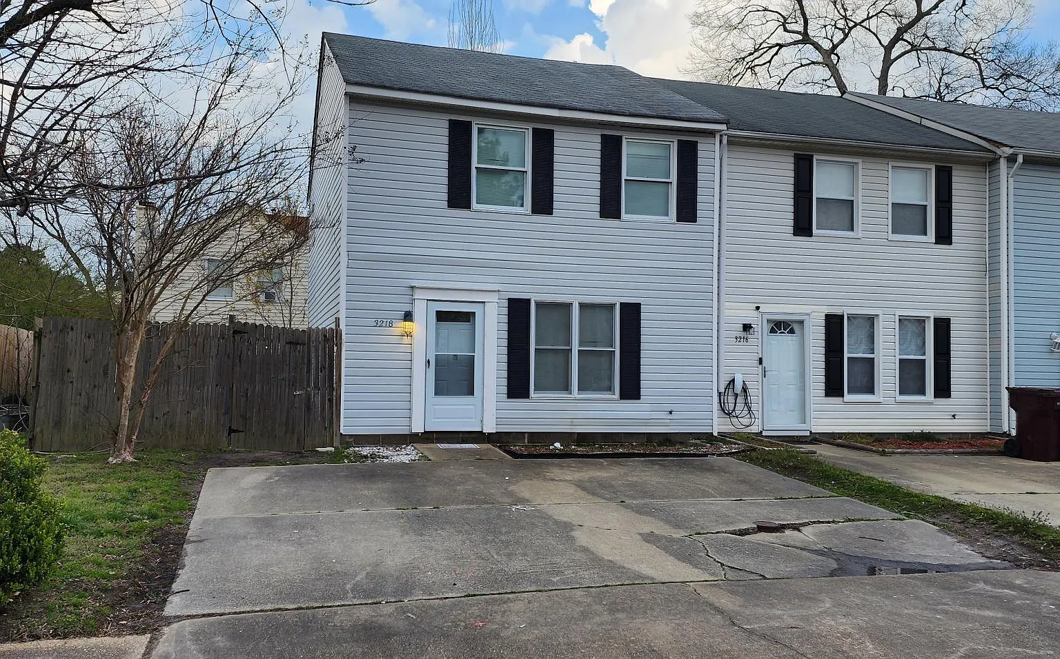 3 bed, 1232 sqft, $2,350 — Photo 1