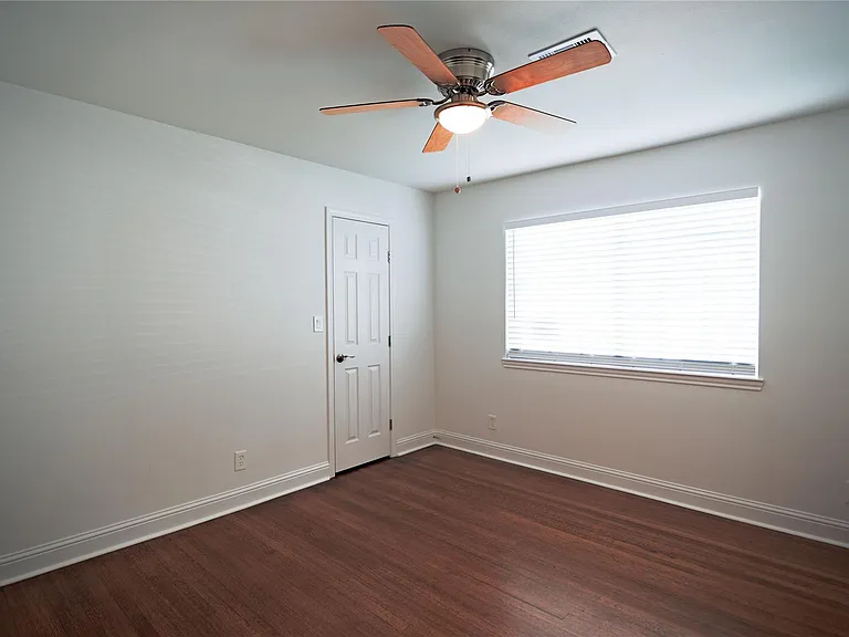 8006 Richmond Ave — Photo 15
