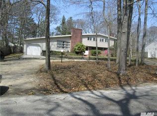 2655 Westview Dr, Mattituck, NY 11952