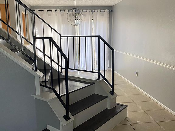 4th image of 2869 Wareham Ct
