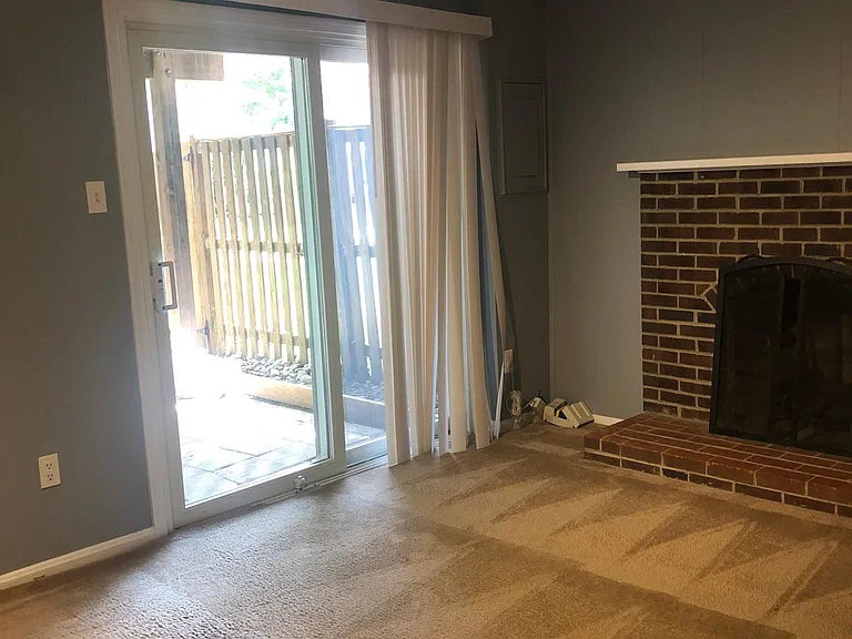 3033 Ellenwood Dr — Photo 32