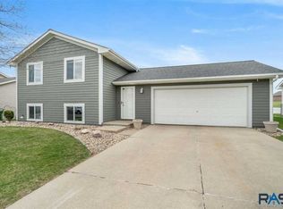 4709 W Antelope Dr, Sioux Falls, SD 57107