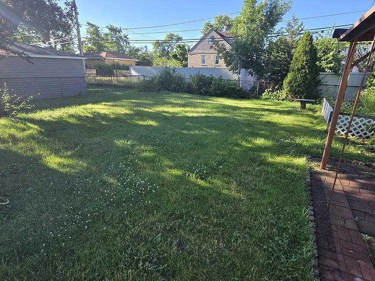 7139 W 74th Pl — Photo 26