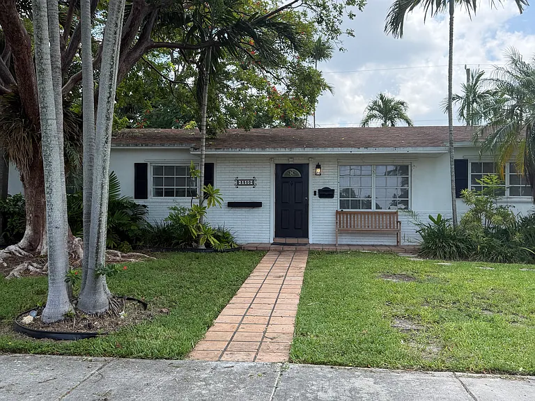 3300 SW 126th Ave — Photo 3