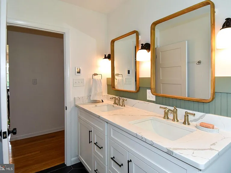 2 Cinnamon Fern Rd — Photo 26