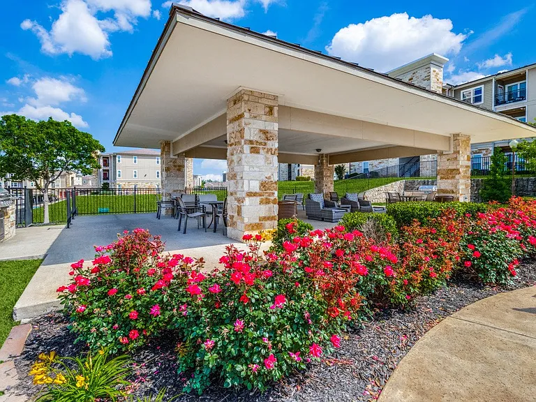 Residence at Gateway Village — Photo 22