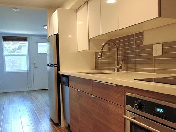 3rd image of 6408 Phinney Ave N APT 6