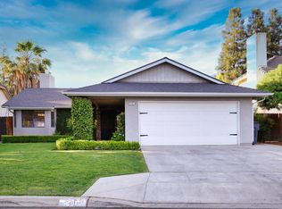 2102 E Shea Dr, Fresno, CA 93720