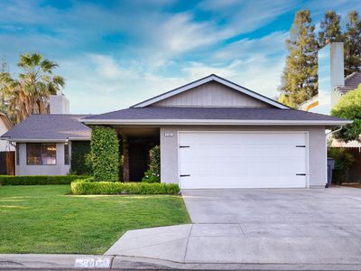 2102 E Shea Dr, Fresno, CA, 93720