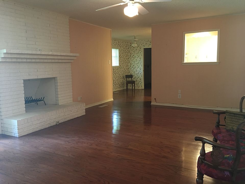 1st image of 8901 Gladedale Dr