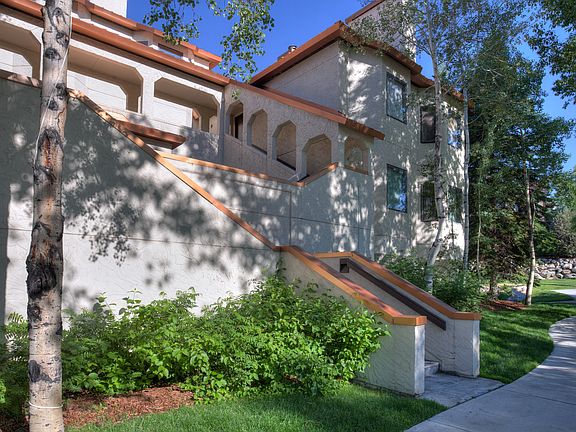 3rd image of 2800 Eagleridge Dr Inglenook #2