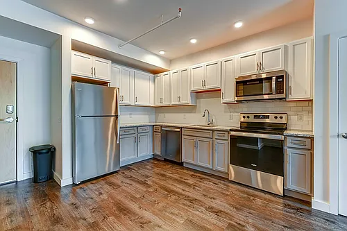 550 New Holland Ave #107 Photo 1