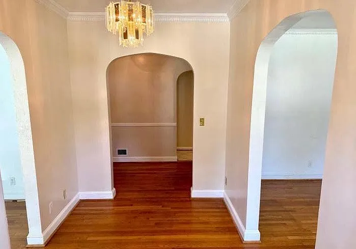 4 bed, 3901 sqft, $2,494 — Photo 2