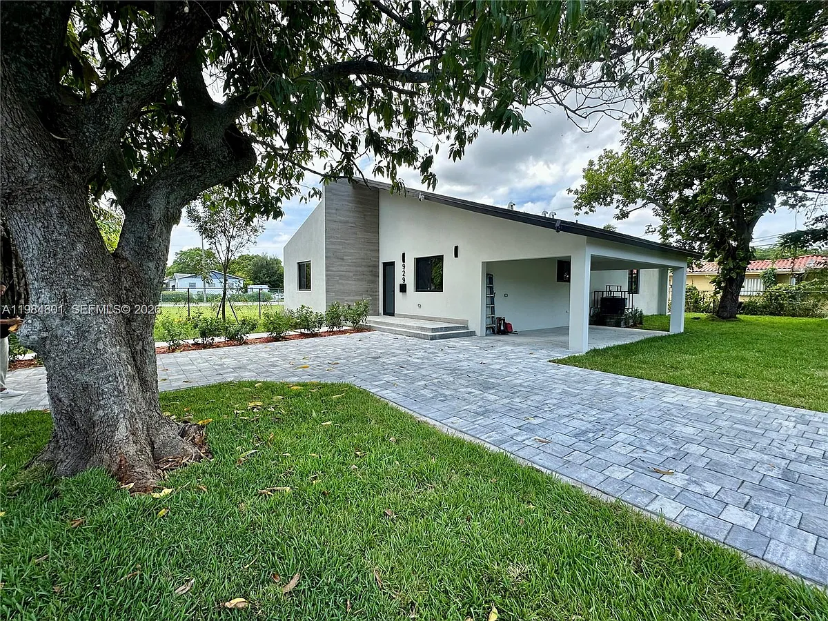 Building Photo - 929 NW 60th St
