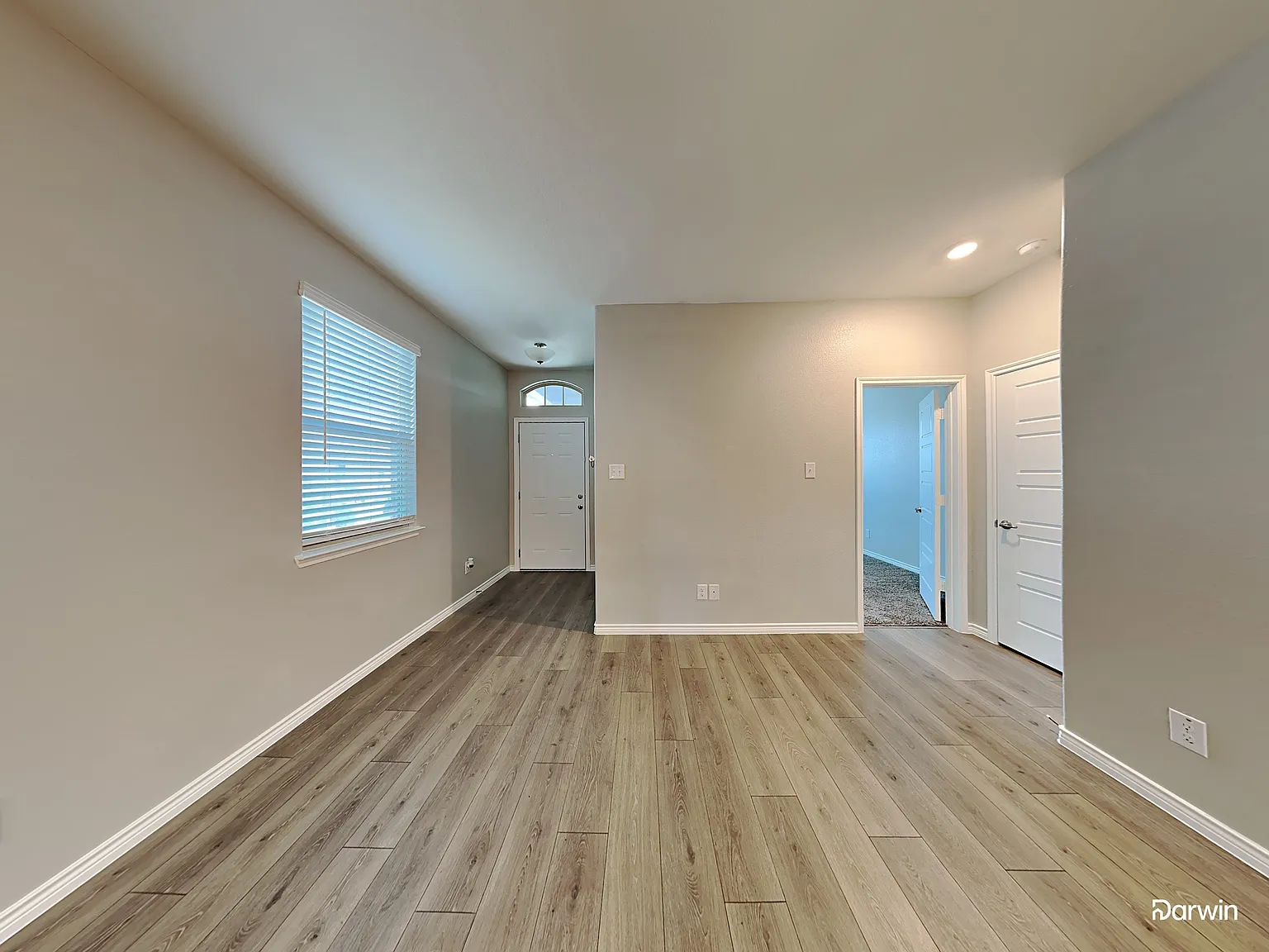 3 bed, 2.0 bath, 1523 sqft, $2,105 — Photo 4