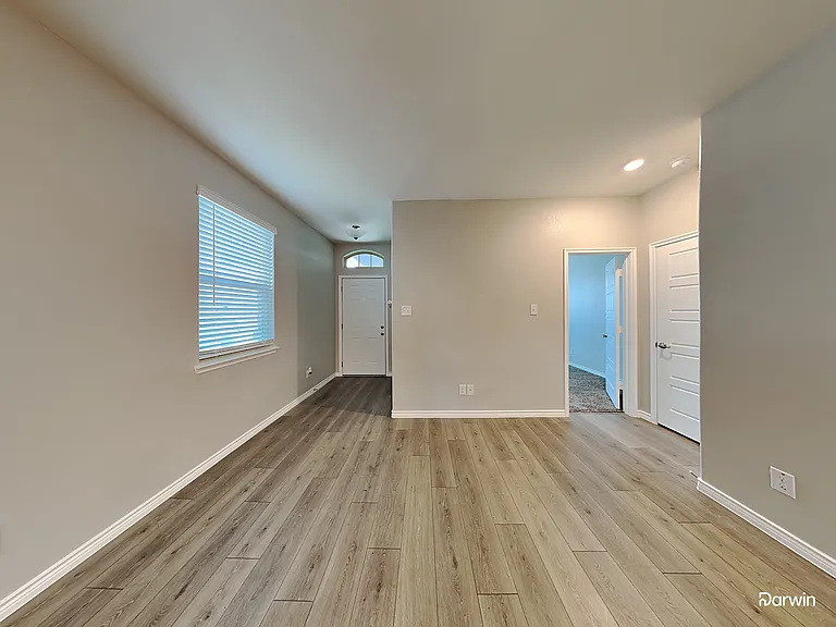 2337 Larimar Dr — Photo 4