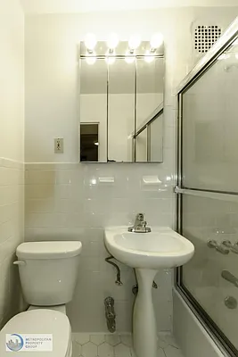 Rented by Metropolitan Property Group | media 8