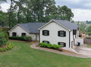 5625 Sourwood Rd, Cumming, GA 30040