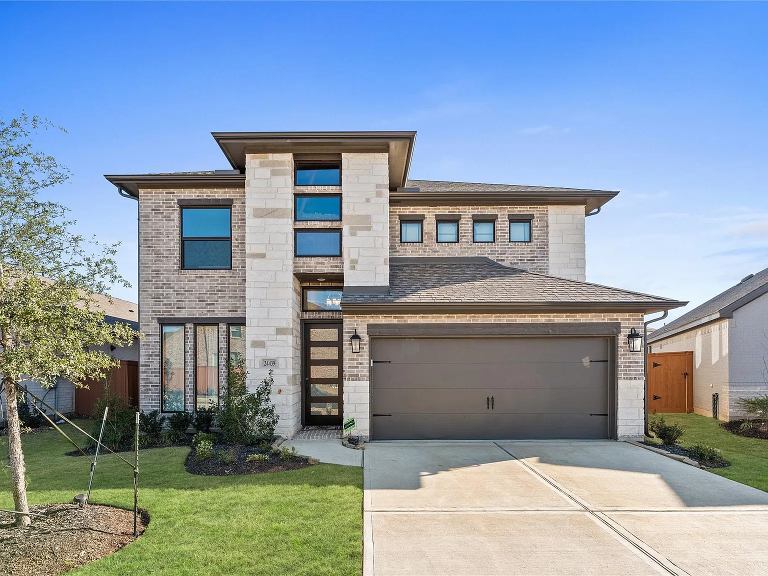 4 bed, 3.5 bath, 2451 sqft, $3,700 — Photo 1