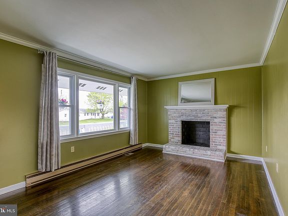 5th image of 124 Plainfield Dr