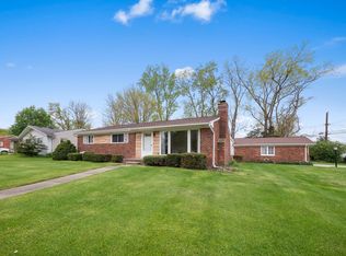 101 Ethel Ct, Wolverine Lake, MI 48390