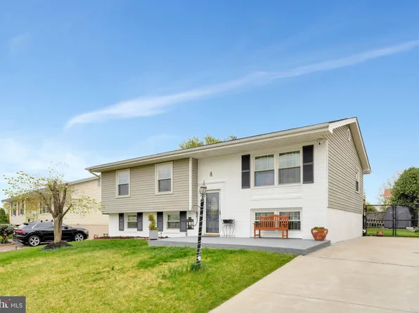 106 N Harrison Rd, Sterling, VA 20164