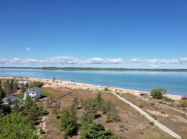 11962 Cabana Shores Rd, Williamsburg, MI 49690