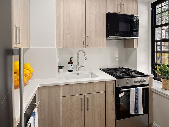 4th image of 425 Central Park W APT 2K
