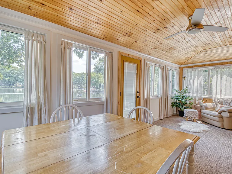 149 Lakeview Dr — Photo 14