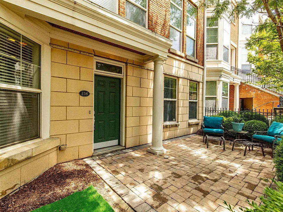 Private tree-lined patio