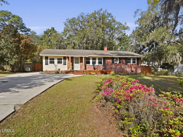 616 Mystic Dr E, Beaufort, SC 29902