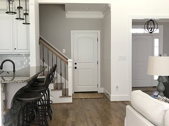 5th image of 3306 Westshire Dr N