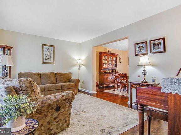 2nd image of 21 Sunnybank Ln