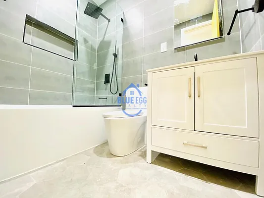 Rented by Blue Egg Realty Corp | media 32