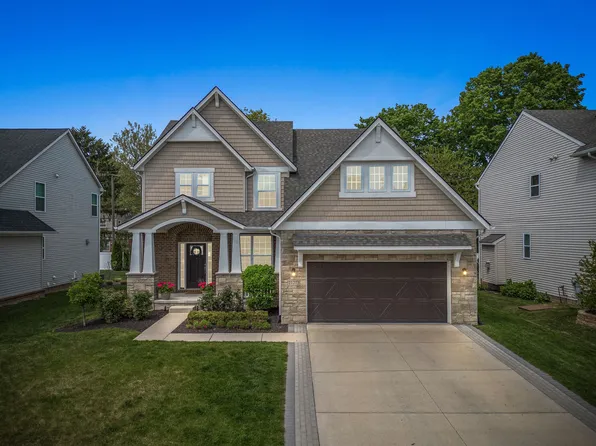 21273 Laurelwood Ct, Farmington, MI 48336