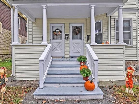3rd image of 23 Saunders St