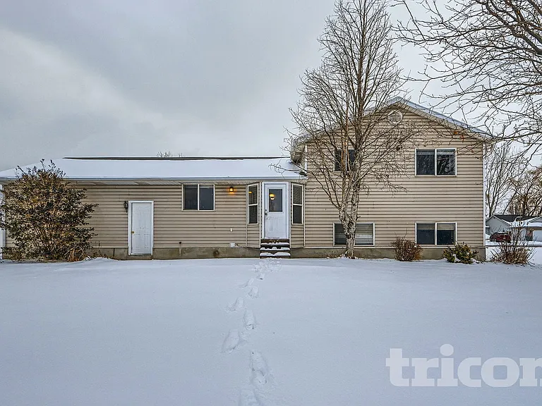 725 N 1010 W — Photo 4