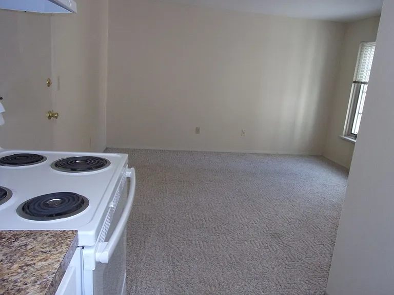 096 - Old Pi Phi House - 3002 NW Harrison Blvd. Corvallis, OR 97330 — Photo 6