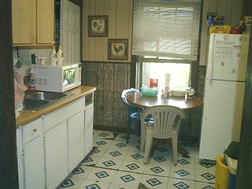 5th image of 613 E LOCUST ST