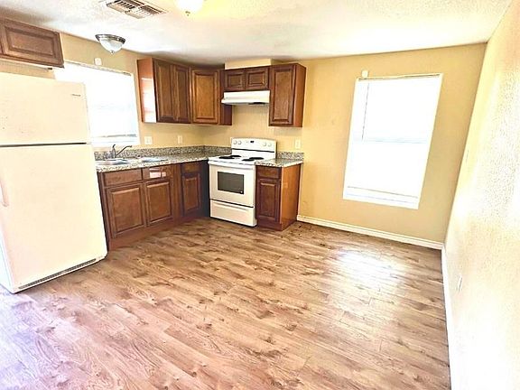 2nd image of 706 Harris Ave #6