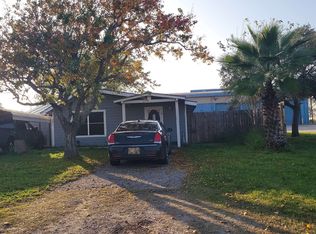 207 N Ann St, Rockport, TX 78382