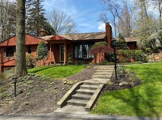 1914 Hampstead Dr, Pittsburgh, PA 15235