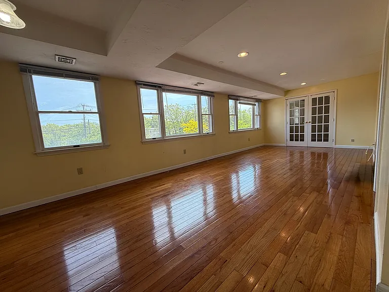 947 Washington St #2 — Photo 9
